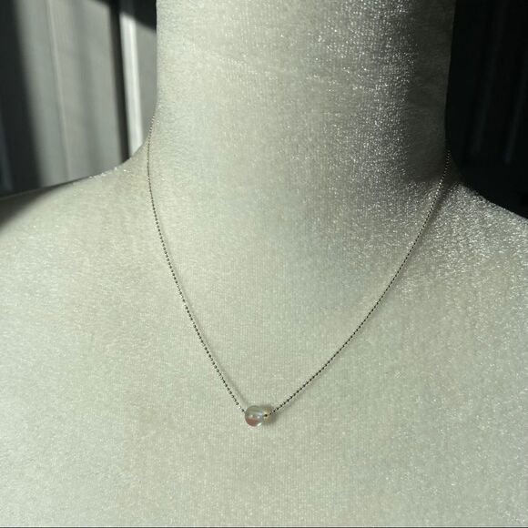 🍭6/$30 Reflective bead necklace - Picture 1 of 6